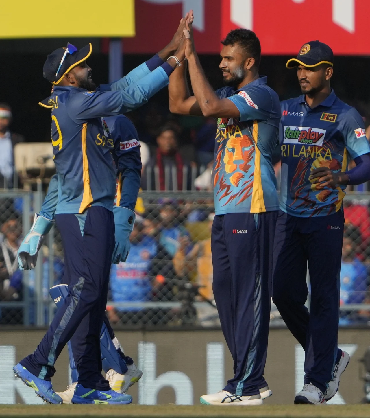 SriLankan team bowling